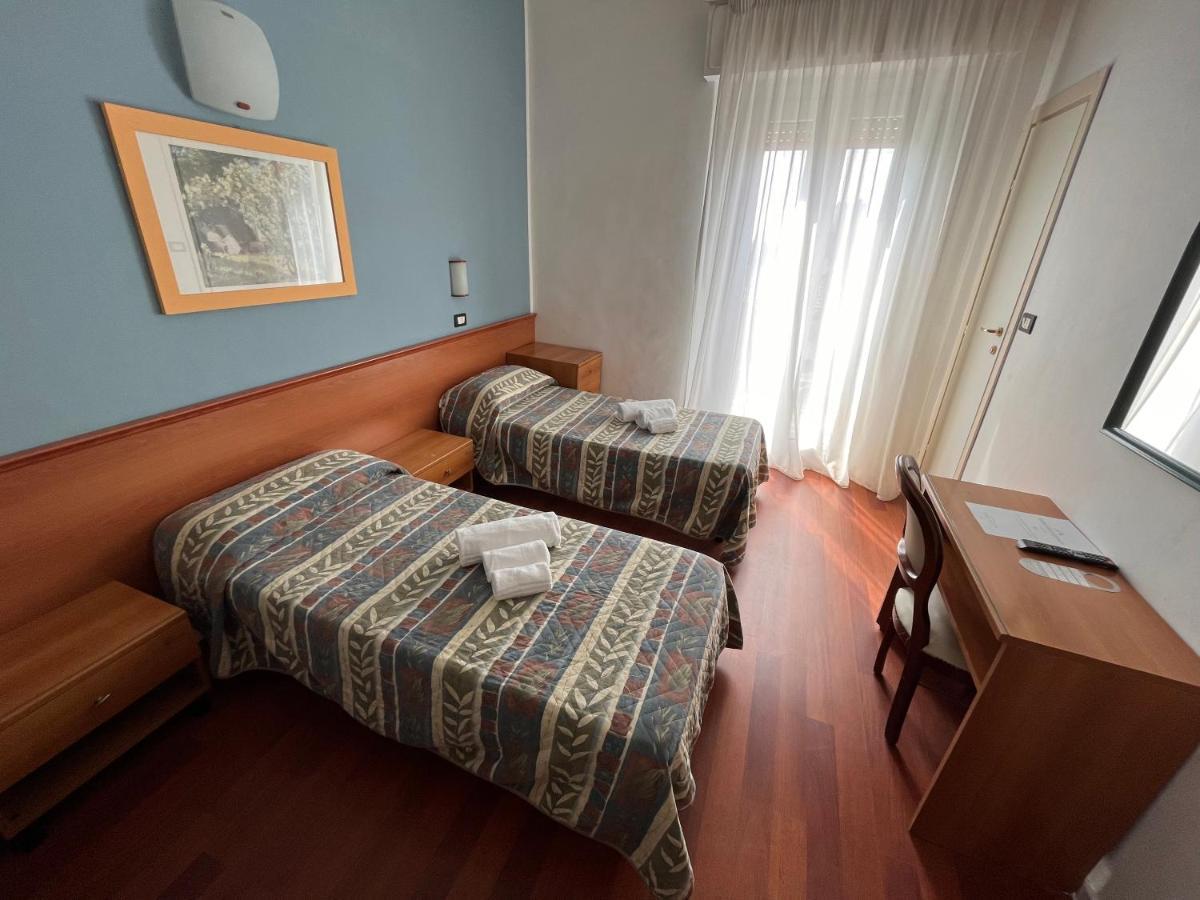 Hotel Stella D'Italia - Nuova Gestione Rimini Dış mekan fotoğraf